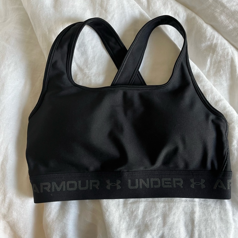 NWT Under Armour Black Sports Bra - Size Small